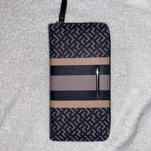 Wallet clutch, new never used!